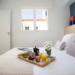 Rent 4 bedroom apartment of 85 m² in Valencia