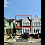 Rent 4 bedroom flat in East Of England