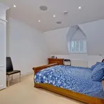 Rent 3 bedroom apartment in Weybridge