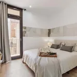 Rent 4 bedroom apartment of 67 m² in Barcelona