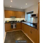 Rent 3 bedroom flat in Elmbridge