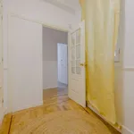 Rent a room of 150 m² in madrid