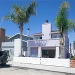 Rent 3 bedroom house of 186 m² in newport beach