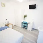 Rent a room of 100 m² in valencia