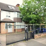 Rent 6 bedroom house in W3 9HG