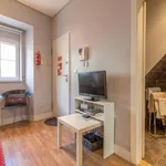 Rent 1 bedroom apartment of 45 m² in Lisbon