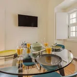 Rent 2 bedroom apartment of 85 m² in Lisbon