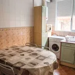 Rent a room of 136 m² in valencia