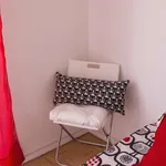 Rent a room of 70 m² in lisbon