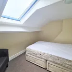 Rent 3 bedroom flat in Preston