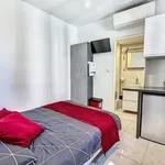 Maison de 18 m² avec 1 chambre(s) en location à Cannes