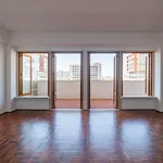 Rent 4 bedroom apartment of 201 m² in Lisbon