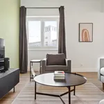 Rent 2 bedroom apartment of 1313 m² in Lisbon