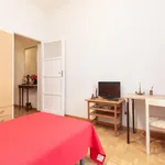 Rent 4 bedroom apartment in Madrid