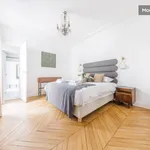 Rent 3 bedroom apartment of 147 m² in Paris