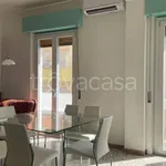 Affitto 3 camera appartamento di 90 m² in Reggio di Calabria