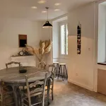 Appartement de 106 m² avec 2 chambre(s) en location à Joyeuse