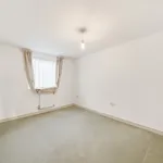 Rent 2 bedroom flat in London