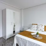 Rent a room of 125 m² in valencia