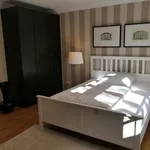 Rent 1 bedroom apartment of 560 m² in Dusseldorf