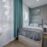 Rent a room of 200 m² in madrid