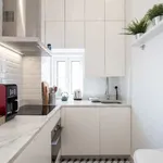 Rent 1 bedroom apartment of 538 m² in Lisbon