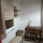 Affitto 4 camera appartamento di 101 m² in Alessandria