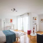 Rent a room in paris