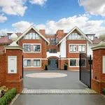 Rent 3 bedroom apartment in South East England