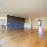 Huur 3 slaapkamer appartement van 197 m² in Uccle