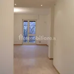 Rent 3 bedroom apartment of 90 m² in Milan