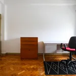 Rent 4 bedroom apartment in Lisbon