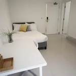 Rent 3 bedroom apartment in Leeds