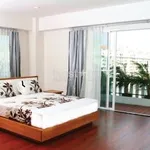 Rent 3 bedroom apartment of 400 m² in Bangkok