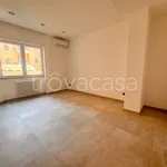 Rent 2 bedroom apartment of 65 m² in Napoli