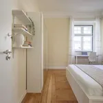 Rent a room in lisbon