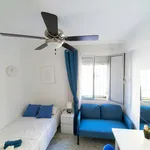 Rent a room of 100 m² in Sevilla