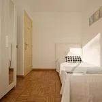 Rent 4 bedroom apartment in Madrid