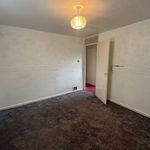 Rent 3 bedroom flat in East Midlands