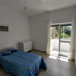 Rent a room of 80 m² in lisbon