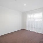 Rent 5 bedroom house in Halls Head