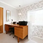 Rent 4 bedroom flat in East Of England