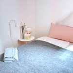 Miete 4 Schlafzimmer wohnung von 75 m² in Halle (Saale)