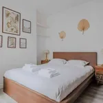 Rent 1 bedroom apartment of 53 m² in paris