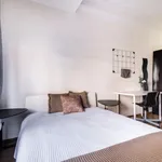 Rent 5 bedroom apartment in Madrid