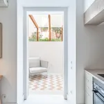 Rent 3 bedroom apartment of 70 m² in Lisbon