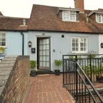 Rent 2 bedroom flat in Chichester