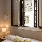 Rent 3 bedroom apartment of 35 m² in Barcelona