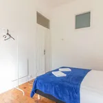 Rent a room of 90 m² in lisbon