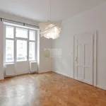 Pronajměte si 3 ložnic/e byt o rozloze 100 m² v Prague